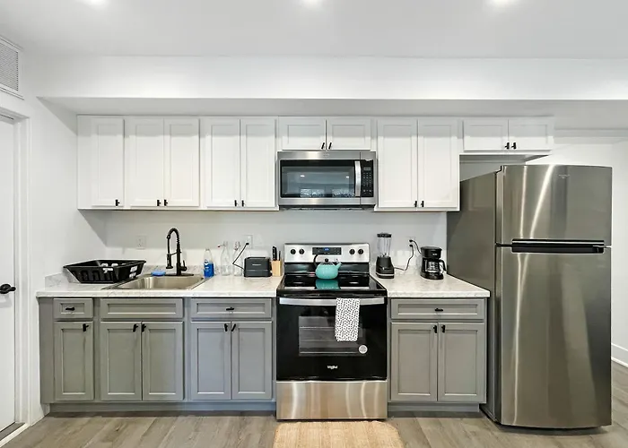 Mary\'S Stay Petworth